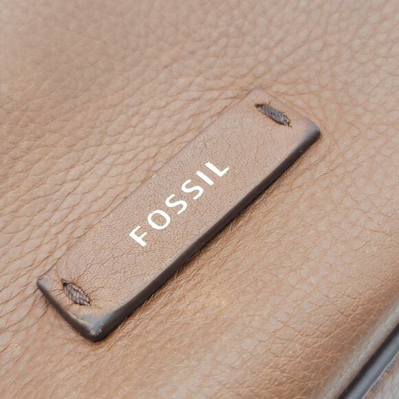 Fossil Leather Tote Bag - Picture 2 of 16